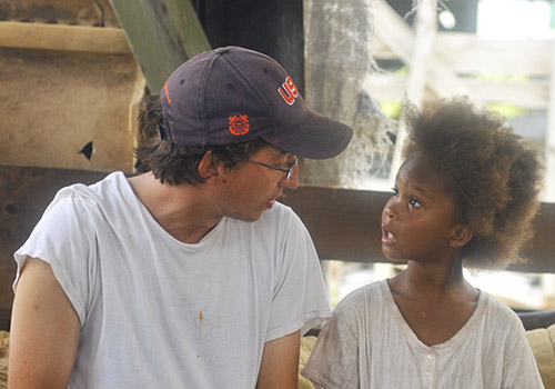 Benh Zeitlin and Quevenzhané Wallis on set. 